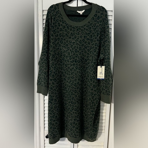 NWT Terra & Sky Women's Plus Size Scoop Neck Leopard Print Sweater Dress 3x - Picture 2 of 10